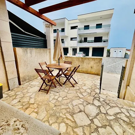 Volme House * Banjole